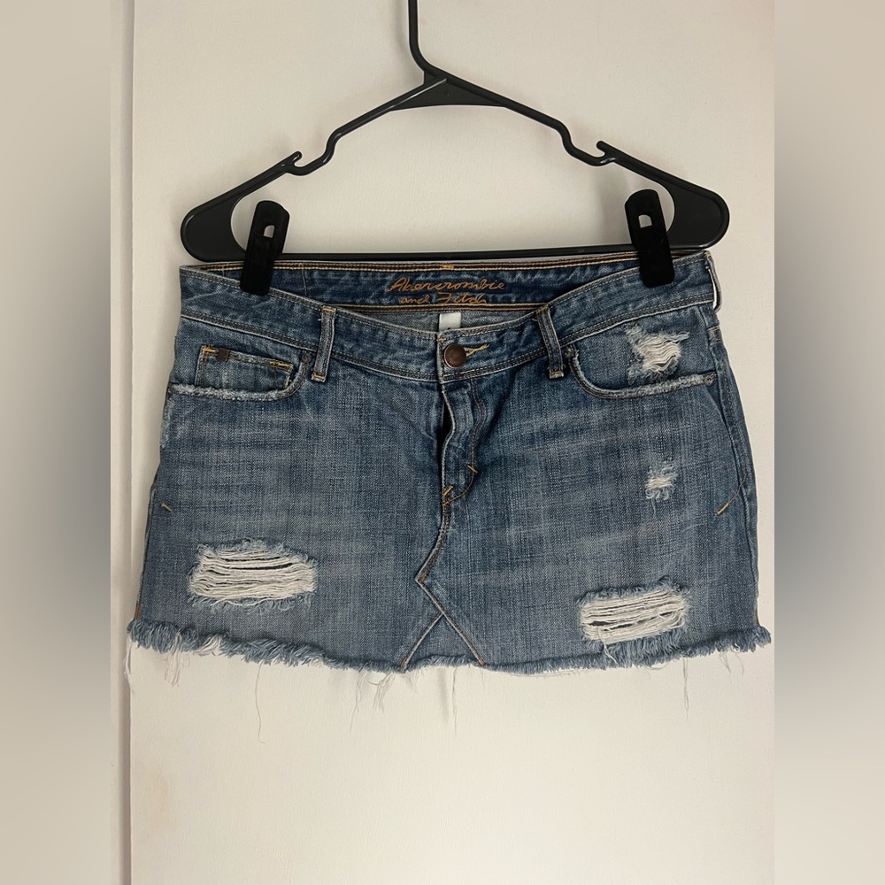 Abercrombie & Fitch early 2000s low rise mini skirt